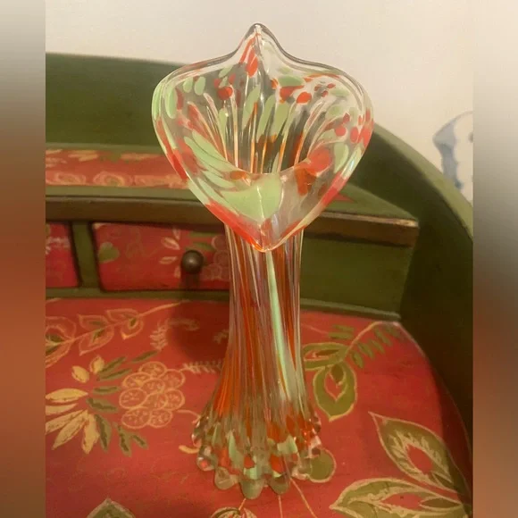 Hand Blown Art Glass Jack In The Pulpit Style Scalloped Vase Red and Green - Picture 5 of 12